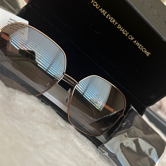 Prive Revaux Gold wire frame Sunglasses new with case and dust cloth